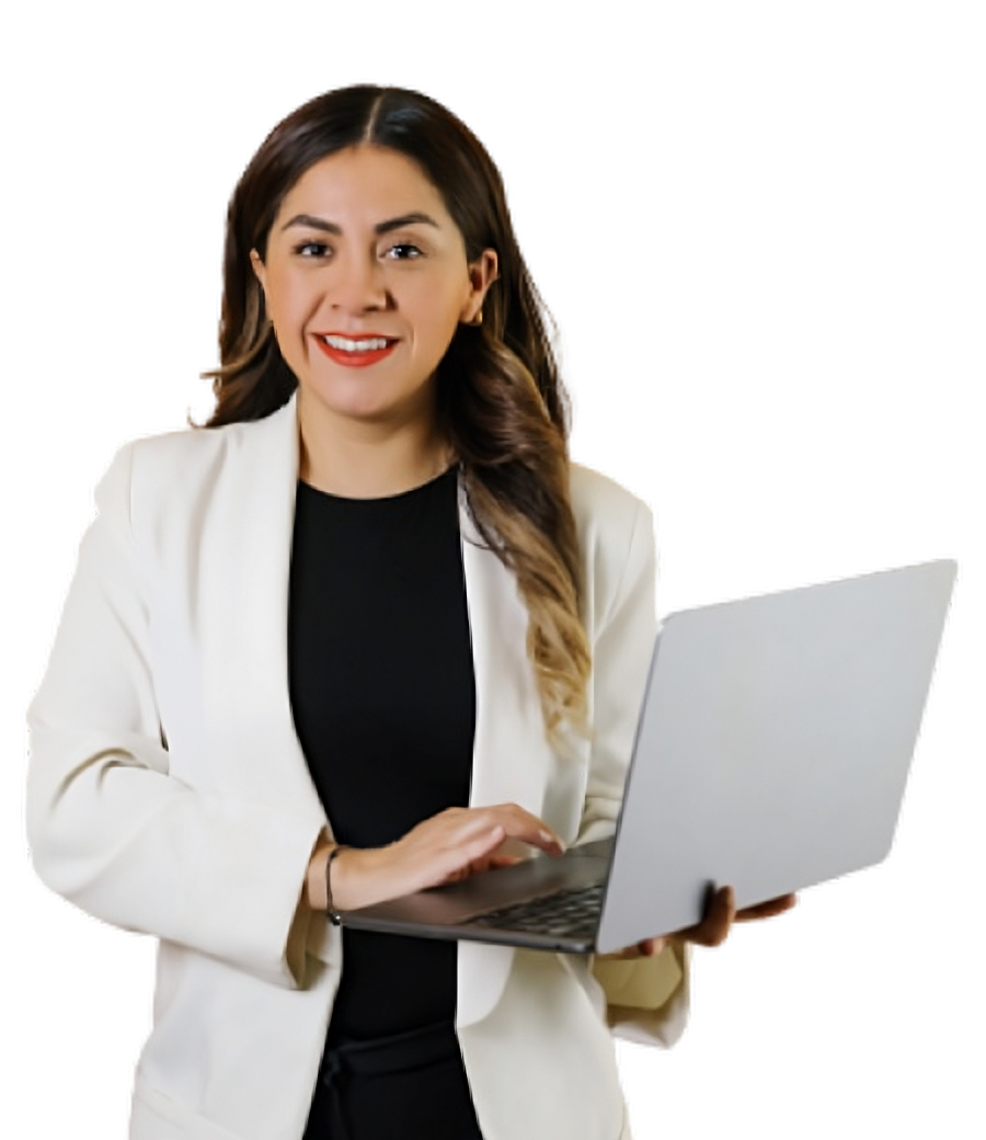 Mujer sonrie mientras utiliza el servicio de Arma tu Multiplan de Claro Negocios. Mujer sonrie mientras utiliza el servicio de Arma tu Multiplan de Claro Negocios.