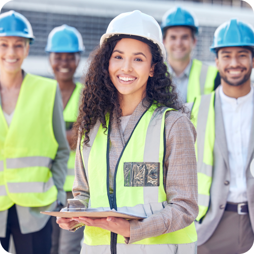 Ingeniera sonrie y ofrece servicio de Guía para Constructoras Claro Negocios. Ingeniera sonrie y ofrece servicio de Guía para Constructoras Claro Negocios.