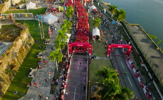 Medio Maratón rompe récord 5 mil participantes | Claro Dominicana Descubre cómo Claro Dominicana organizó el medio maratón más grande del país en la sección Institucional, Sala de Prensa.